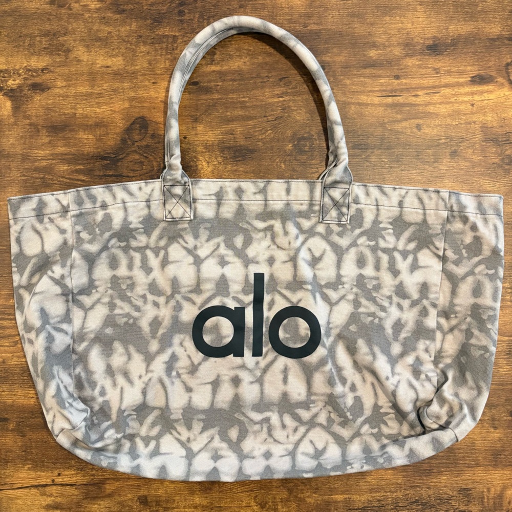 ALO Yoga Gray and Black Tote Bag
